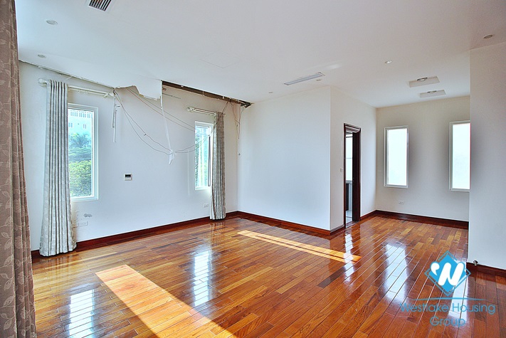 Lake view- House with big terrace for rent in Tay Ho, Hanoi